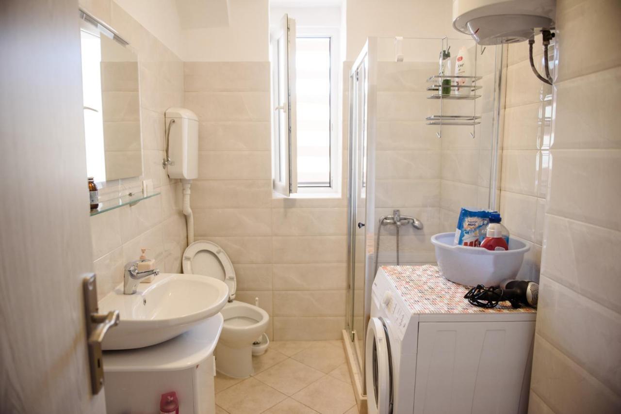 Cozy 2Br Apartment, 3 Min To The Old Town Kotor Exterior foto